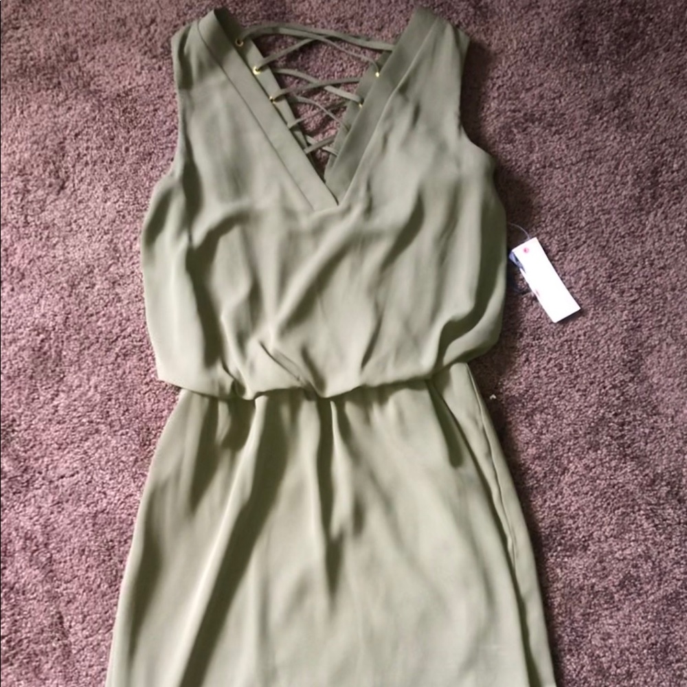 Mid length Green v neck dress